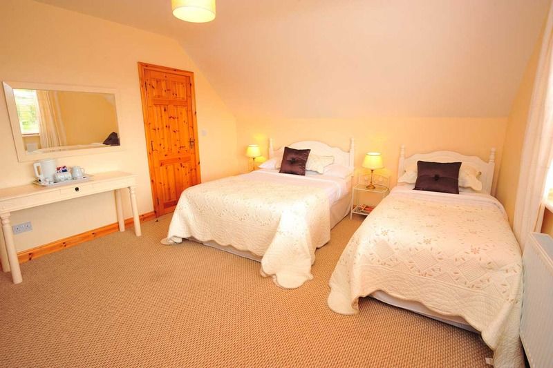 Ocean Breeze Bed & Breakfast Donegal Town Exterior photo