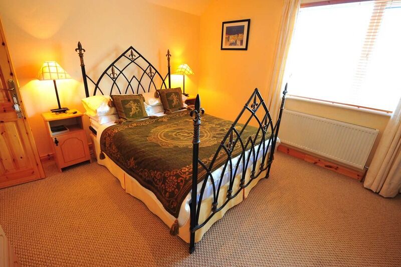 Ocean Breeze Bed & Breakfast Donegal Town Exterior photo